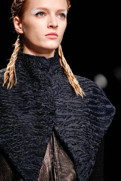 Look 8